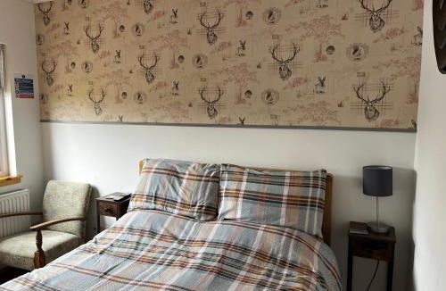 Forres Apartment | Exclusive Private double room, en-suite wet room Private entrance