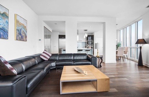 Bathurst Quay Condo | Executive Lakefront 3 Bedroom Penthouse l Private Elevator
