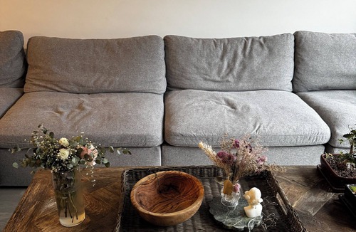 Windfields House | Explore our Cozy Home. 3-minute walk to the bus stop. 20-minute drive downtown!
