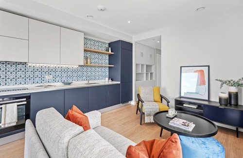 Stratford Apartment | Exquisite 1 Bedroom Flat 2mins from Station