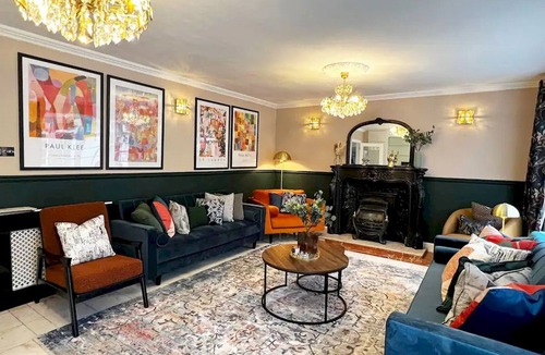 Borehamwood House | Exquisite six bed house close to London| Pass the Keys