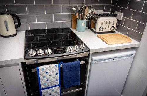 Shawlands Apartment | Fab studio apt in Southside, close to shops,cafes & bars