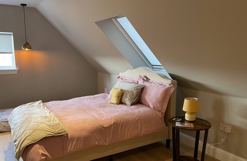 Cowdenbeath Apartment | Fabulous Open Plan Studio Retreat - Cowdenbeath