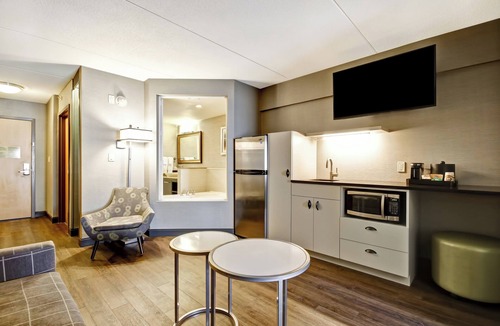 Guelph Hotel | Fairfield Inn & Suites by Marriott Guelph