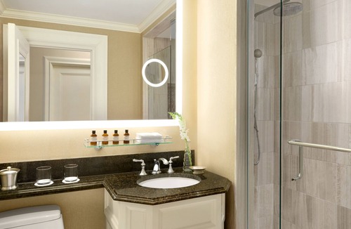 Byward Market - Parliament Hill Hotel | Fairmont Chateau Laurier Gold Experience