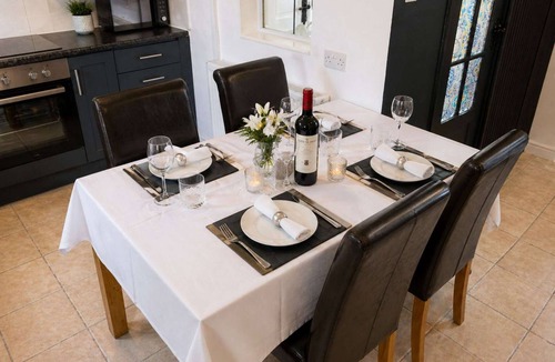 Saintbury Cottage | Falstaff Cottage - Sleeps up to 5 - Stratford upon Avon
