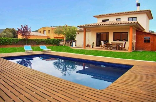 Vall-Llobrega House | Family Holiday Home 'Dolcesa' with Pool, Wi-Fi & Garden