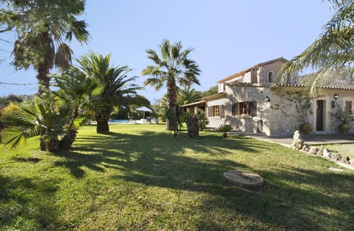 Pollensa Villa | Family House/Large private garden/lawn/9x5 m2 pool/wifi