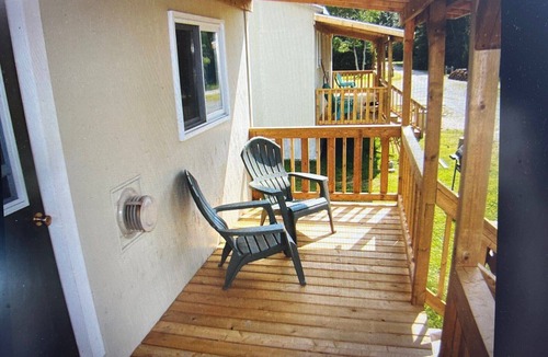 Sudbury District Cabin | Family & Pet Friendly Lakefront Cabin - Five Mile Lake Lodge
