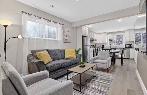 Kitchener Apartment | Family Suite 3 bedroom 4 beds + Loft Playroom/Office Walk to Downtown!
