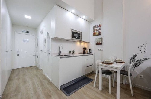 San Andres Apartment | Fancy Studio with Terrace & Pool in Madrid South