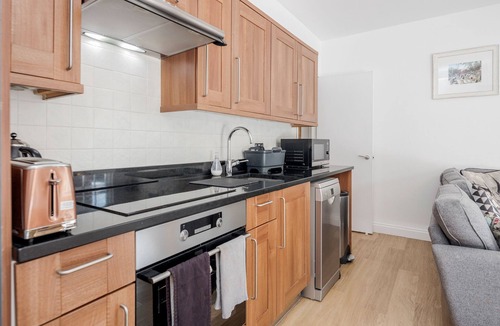 Elephant and Castle Apartment | Fantastic 2BR Apartment on Bermondsey St