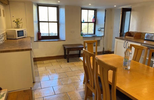 Sedbergh House | Farmhouse just outside village of dent with Beautiful view of Whernside
