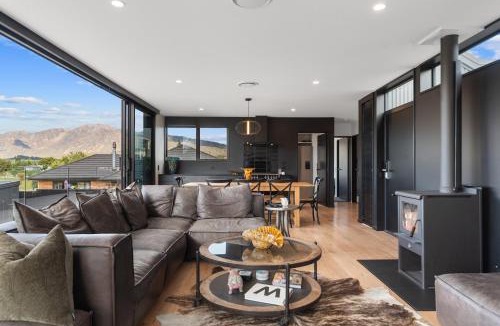 Lake Tekapo House | Farmview Lodge - Lake Tekapo