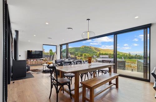 Lake Tekapo House | Farmview Lodge - Lake Tekapo
