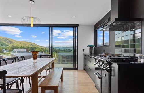 Lake Tekapo House | Farmview Lodge - Lake Tekapo