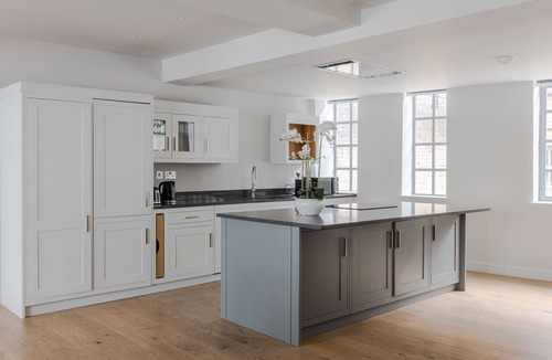 Clerkenwell Apartment | Farringdon 3-Bed · 2 En-Suites · Lift · Sleeps 8