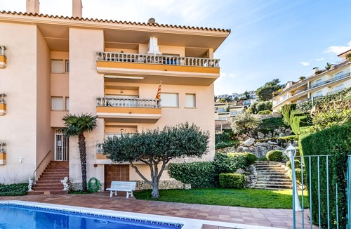Llanca Apartment | Fener de Dalt 87 - apartment with wifi and pool
