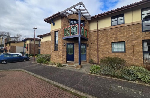 Ellemford Apartment | Fettes - Homely 2BD in Quiet Development
