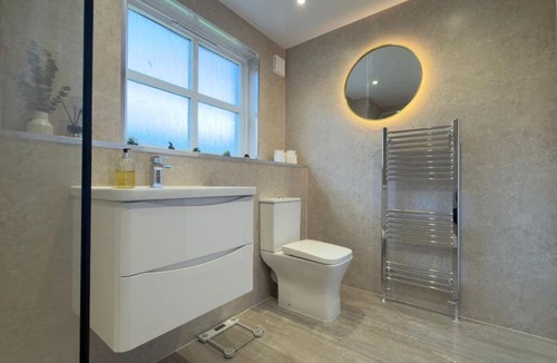 Ellemford Apartment | Fettes - Homely 2BD in Quiet Development