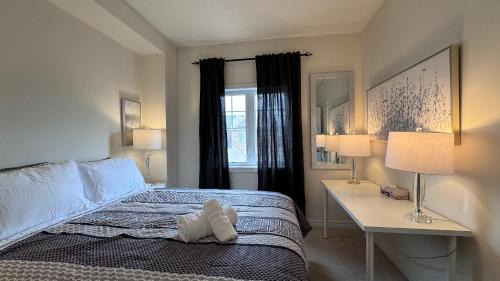 Vaughan House | MAJOR INTERNATIONAL SPORTING EVENT 2026 Kleinburg Luxe Town Residence 9 Queen Beds Sleeps 18