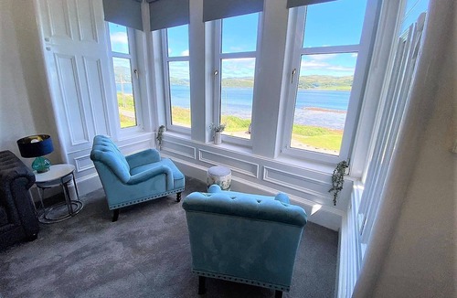 Tighnabruaich Apartment | Findhorn Upper - waterfront location, sea views, pet friendly