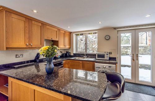 Ruthin House | Finest Retreats - Cedar Tree Cottage