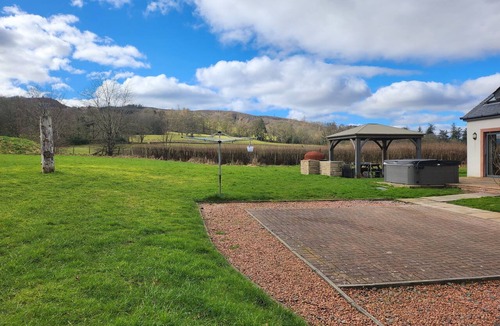 Arden House | Finlas View (Auchendennan) - sleeps 10 guests in 4 bedrooms