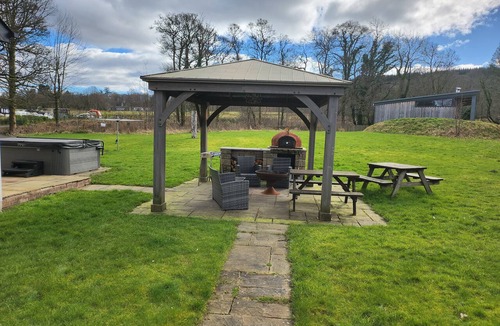 Arden House | Finlas View (Auchendennan) - sleeps 10 guests in 4 bedrooms