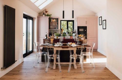 Ayr House | Firth View 1 - Luxury Cottage with Sea View & Hot Tub, Ayr