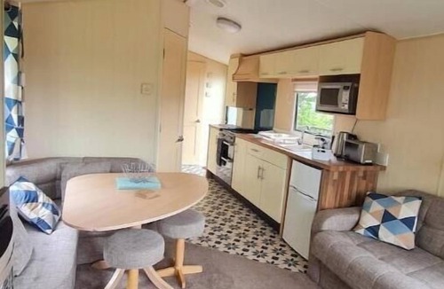Looe House | Flamank – Cosy Countryside Caravan | Dog-Friendly Escape near Looe