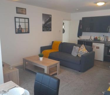 Doncaster Apartment | Flat 4 Corner House
