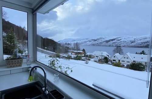 Ullapool House | FOINAVEN HOUSE, Quality 4 star self catering accommodation with panoramic views.