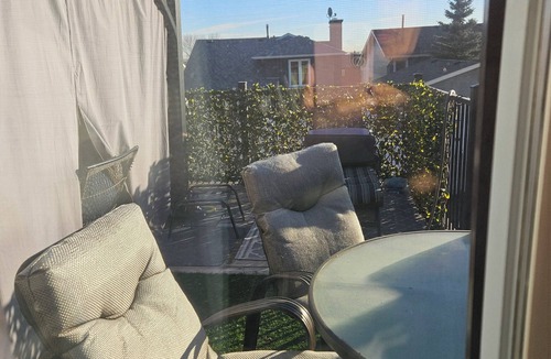 Northwest Calgary House | For a professional Room in NW Calgary