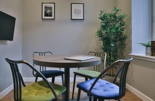 Kelvinbridge Apartment | For Students Only - The Ballet School in Glasgow