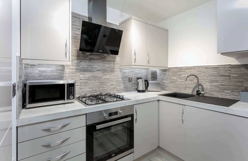 Ayr Apartment | Forbes Retreat - Donnini Apartments