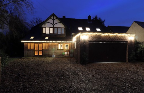 Farnham Common Cottage | Forest Getaway