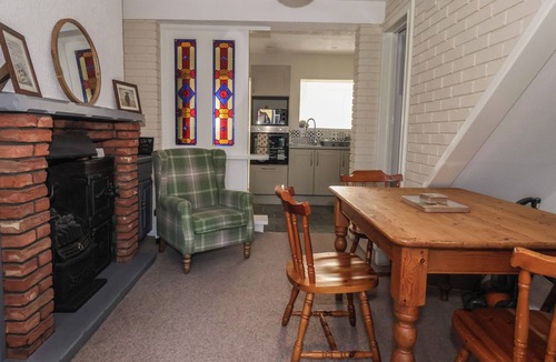 Roos House | FORGET ME NOT COTTAGE, pet friendly, with a garden in Roos