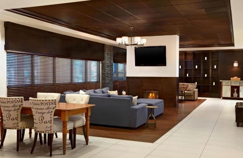 Northwest Calgary Hotel | Four Points by Sheraton Hotel & Suites Calgary West