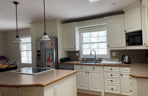 Frontenac Cottage | Four Season Retreat! Spacious 3-bedroom cottage on Desert Lake with WiFi, AC