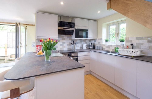Aldringham Cottage | Foxes Lodge - sleeps 2 guests in 1 bedroom