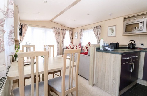 Hopton Cottage | Freddy's Lodge, Foxburrow Hang