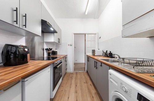 Goodmayes Apartment | FREE parking ALL- INCLUSIVE 1 BDR Flat FREE Netflix & WiFi