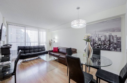 Bay Street Corridor Apartment | Free Parking Bay St. Condo (Sleeps 4) w. Big Balcony Walk to Sick Kids Hospital