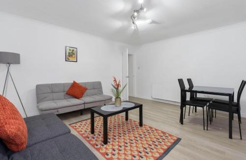 Greenock Apartment | Free Parking - Sleeps 6 - 2 Bedrooms - Newly Renovated