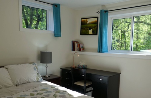 Dundas Apartment | Fresh 2 Bedroom Private Suite In Charming Dundas near Niagara Falls and Toronto