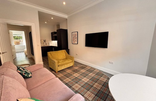 Glasgow Apartment | Fresh apartment in heart of Southside of Glasgow