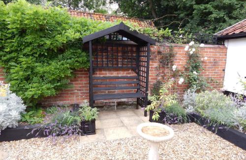 Eye Bed & Breakfast | Frogs Hall B&B