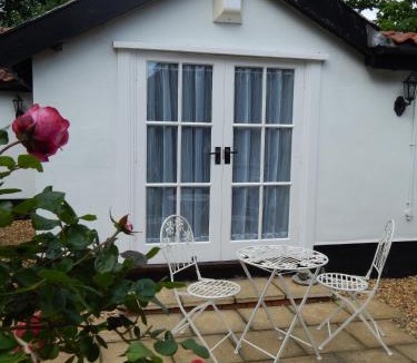 Eye Bed & Breakfast | Frogs Hall B&B