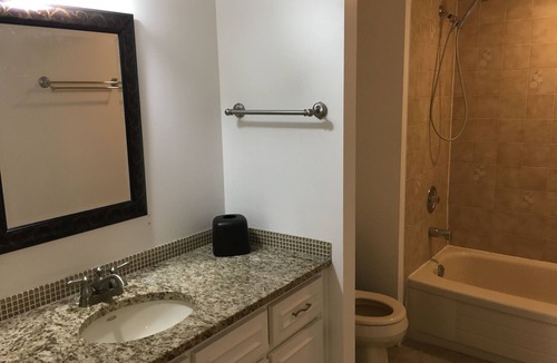Waterloo Condo | Fully Equipped 2-Bedroom Condo